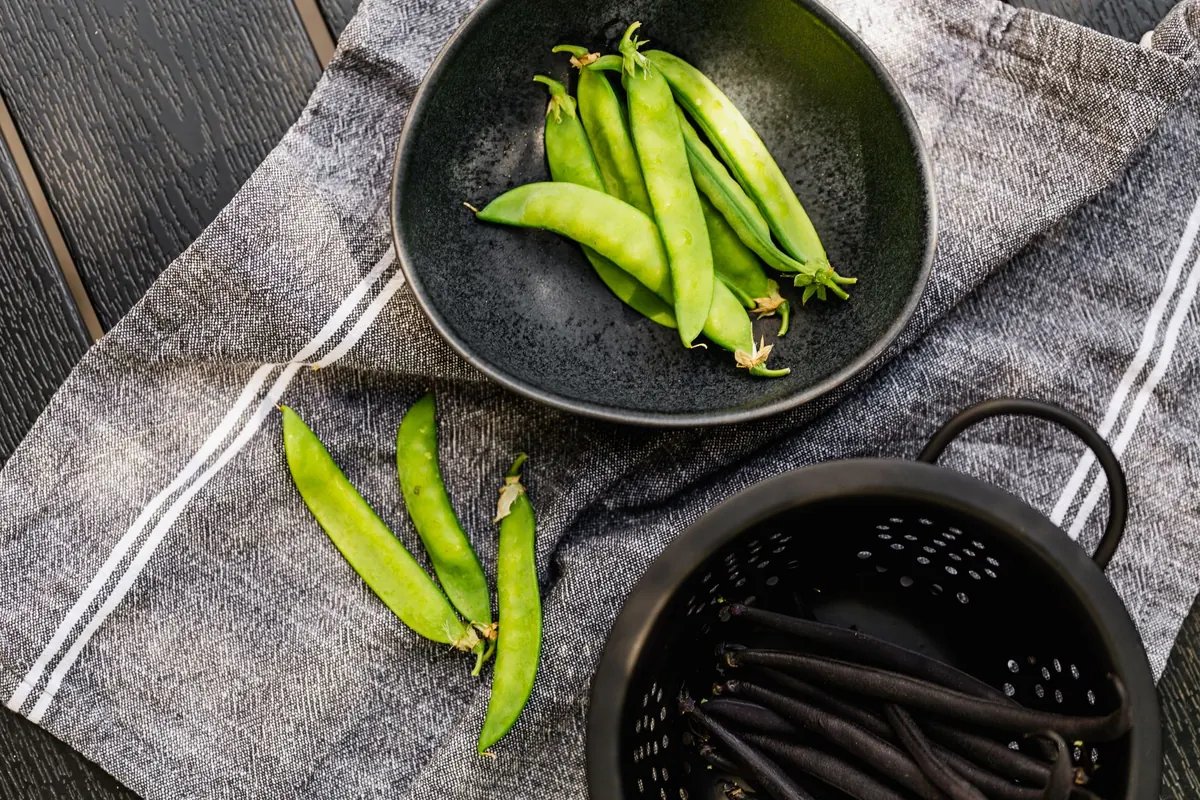 Mushy Peas vs. Garden Peas: Which Side Dish Belongs with Fish and Chips?